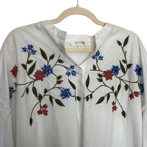 NWT Plus Size Two by Vince Camuto White Embroidered‎ Button-Dow Shirt Size 1X - Picture 2 of 10